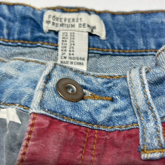 Forever 21 - flag design blue Jean shorts - size 25 - Picture 3 of 3